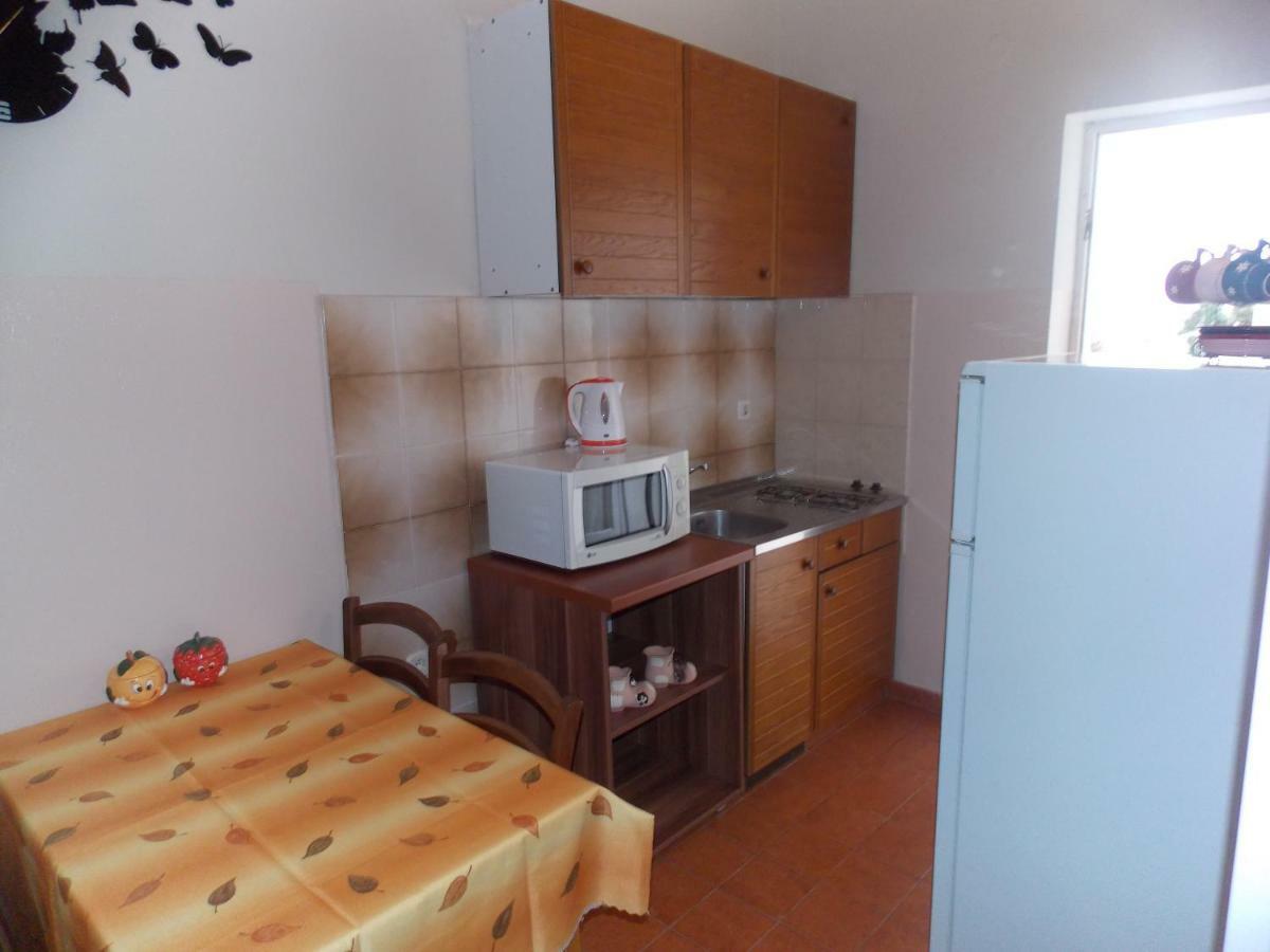 Apartmani Adriatic Ana Novalja Cameră foto